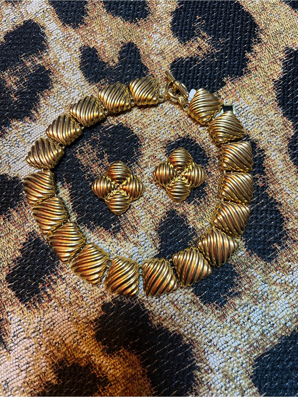 Gold-Tone Ribbed Link Necklace and Earrings Set Gold Jewelry Set